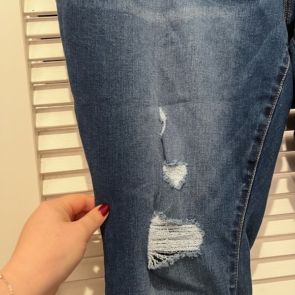 Old Navy Mid-Rise Skinny Ripped Jeans 22 Short - Picture 2 of 7